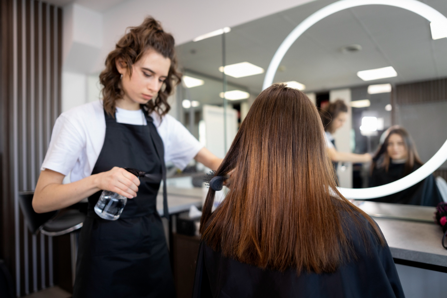 Coloration et soins en cabine