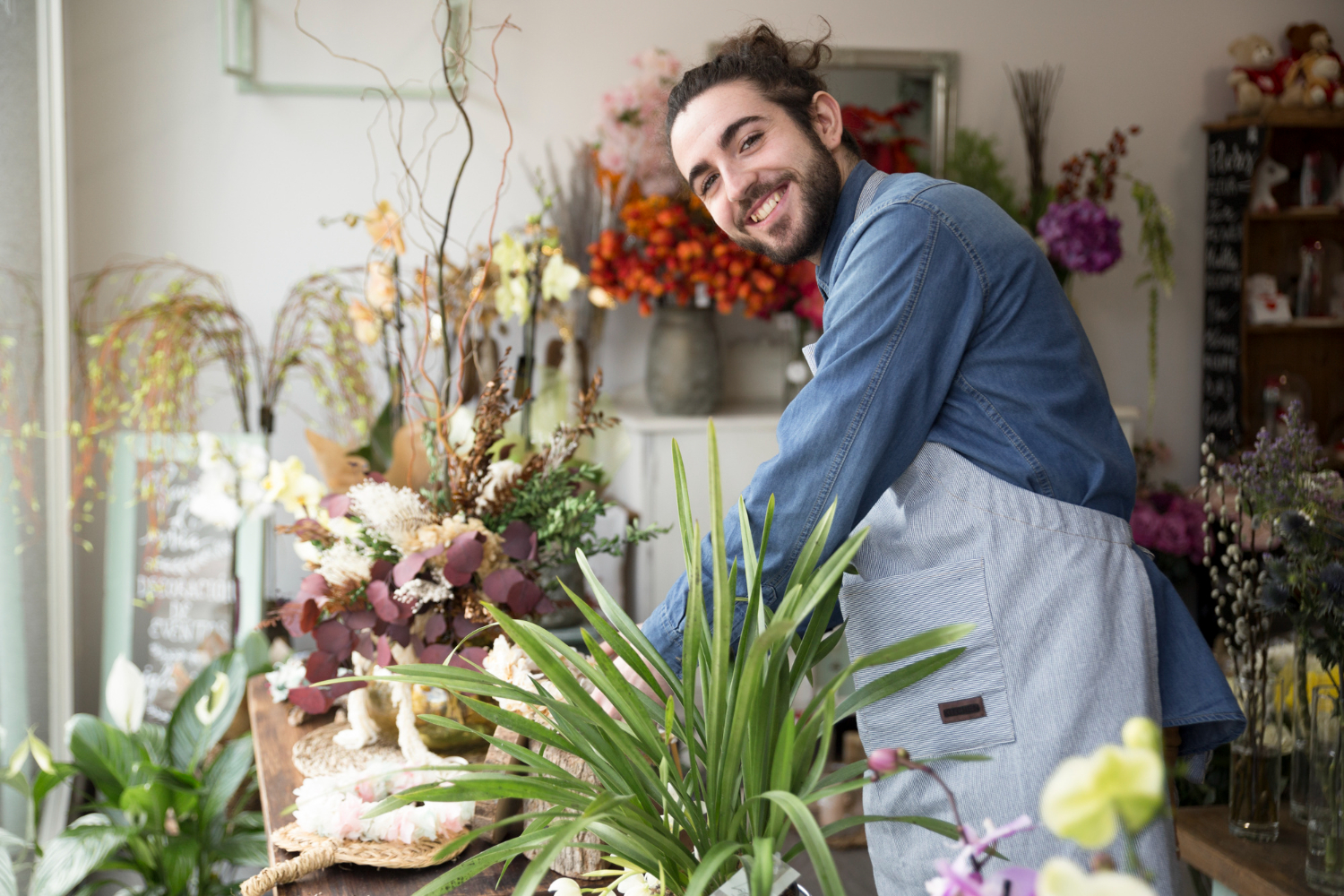 Préparation de bouquets en atelier